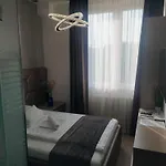 Z Boutique Smart Hotel, Szemelyzet Nelkuel Bed & Breakfast 4*