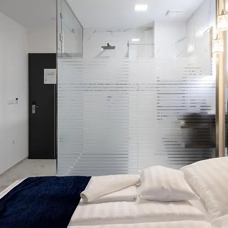 Z Boutique Smart Hotel, Szemelyzet Nelkuel